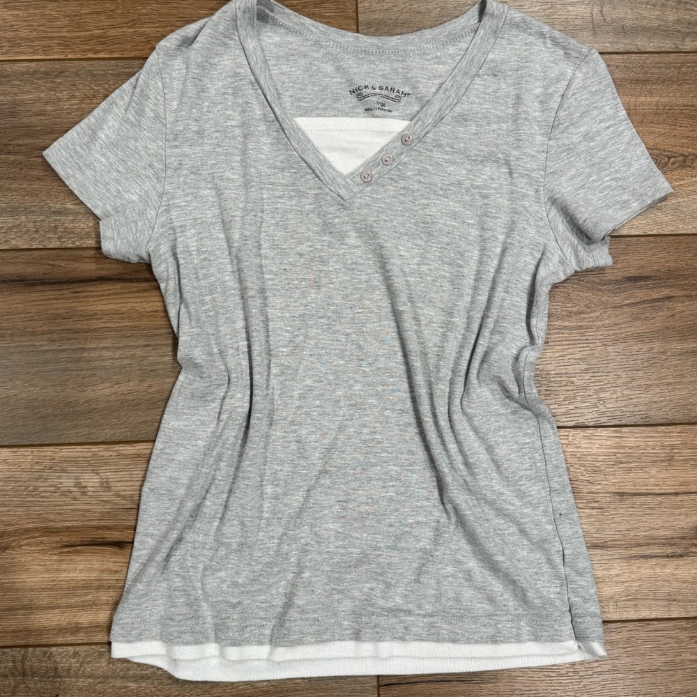 NICK & SARAH VINTAGE 2000s Y2k Gray & White Layered V-neck Tee